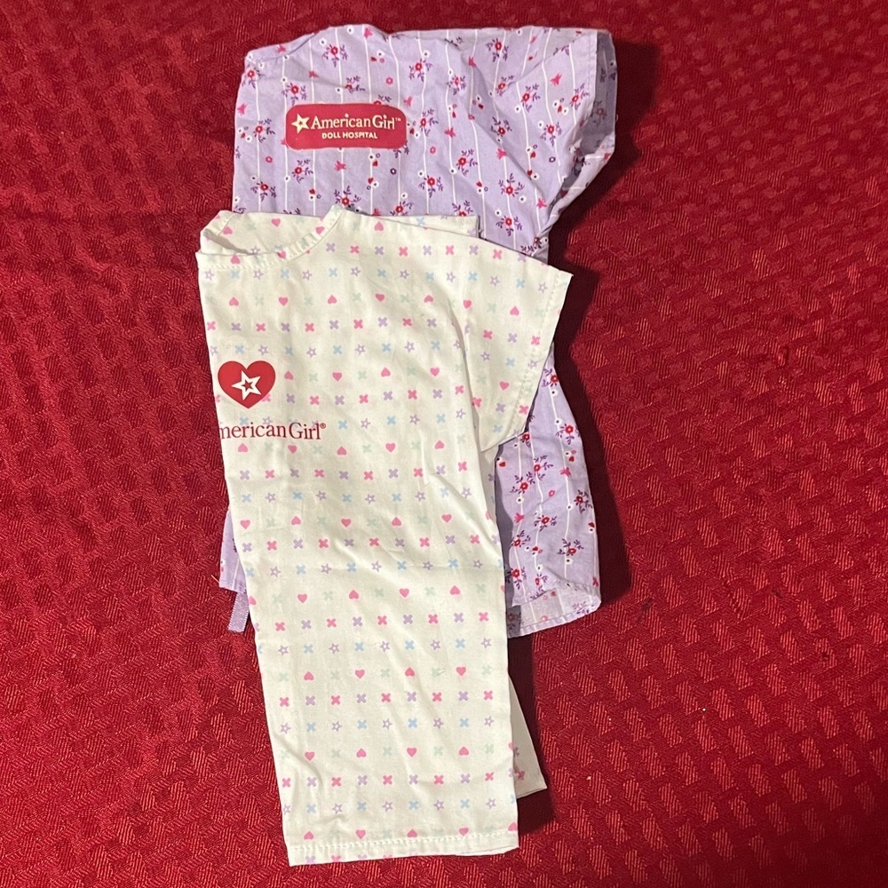 🎁 EUC American Girl Doll & Baby Hospital Gowns - Set of 2